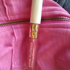 Victoria's Secret Shine Plumper Lip Gloss - Pink